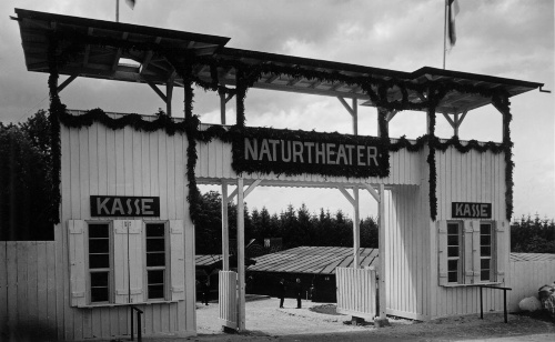 Eingangstor zum Naturtheatergelände 1928