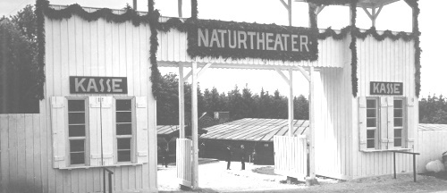Eingang zum Naturtheater Reutlingen (1928) / Foto: NTR