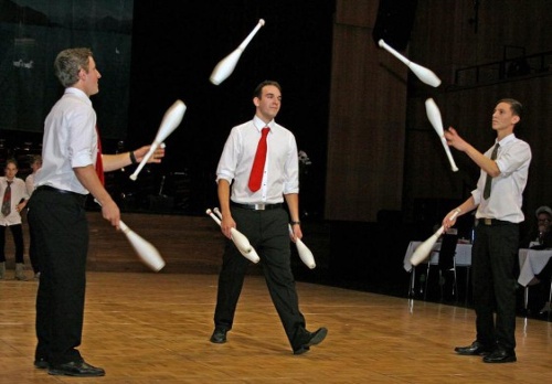 Das Jugendvariété Kraball aus Friedrichshafen sorgte bei der Jubiläumsgala für Unterhaltung / Fotos: Marie-Louise Abele