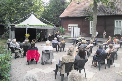 Auf Abstand: Corona-Sommer im Naturtheater. FOTO: NATURTHEATER