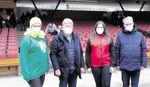 Sehnen sich nach Normalität (von links): Die Zweite Vorsitzende Susanne Hammann, Ehrenmitglied Konrad Lamparter, Jugendleiterin Jenny Glaunsinger und der Vorsitzende Rainer Kurze / Foto: Spiess