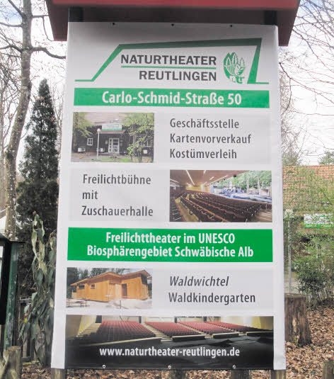 Das neue Schild vor dem Naturtheater Reutlingen / Foto: privat