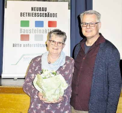 Rainer Kurze ehrte Dagmar Schönwälder für ihr Engagement im Beirat / Foto: Böhm
