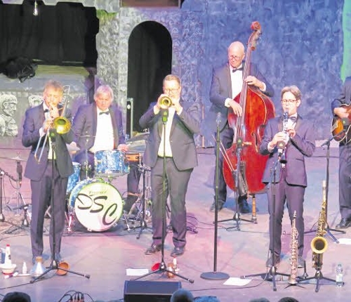 Entspannter Groove: Die Dutch Swing College Band im Naturtheater / Foto: Sturm