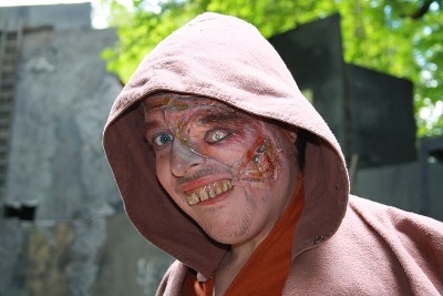 Mut zur Hässlichkeit beweist der Naturtheater-Darsteller Sascha Diener als Quasimodo im Erwachsenenstück bei den Wasenwald-Festspielen 2010