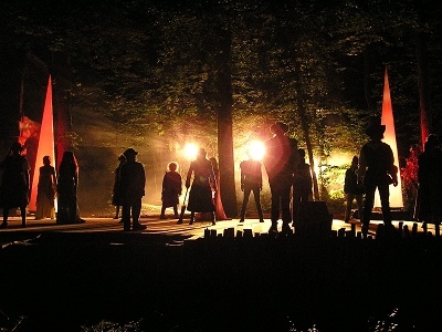 https://www.naturtheater-reutlingen.de/content/igal/1998-ZE2O2Y-L-1091.jpg