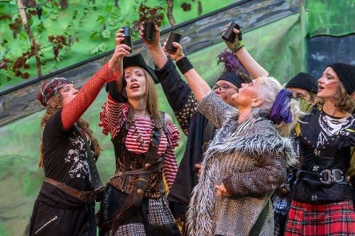 https://www.naturtheater-reutlingen.de/content/igal/k-12_pn-0814-E9NY5W-L-41493.jpg