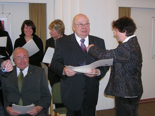 https://www.naturtheater-reutlingen.de/content/igal/k-2007_10_matinee_ntr_35-OR1REF-L-29307.jpg