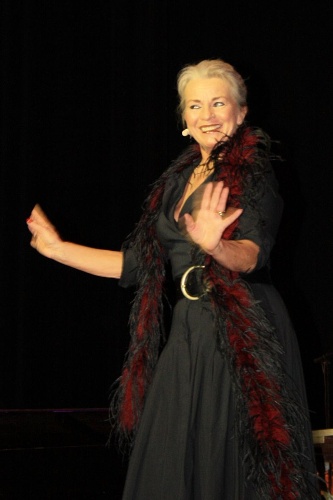 https://www.naturtheater-reutlingen.de/content/igal/k-2013_gala_2_663a-SAW73J-L-14536.jpg