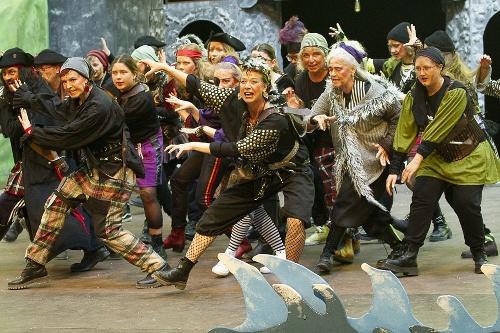https://www.naturtheater-reutlingen.de/content/igal/k-2022-06-20_petra_stapf_hauptprobe_natutheater_16-12KVL6-L-41682.jpg