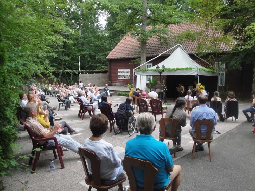 https://www.naturtheater-reutlingen.de/content/igal/k-dsc00116-5XIQQA-L-31334.jpg
