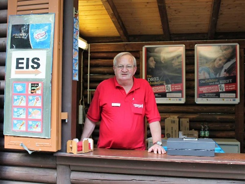 https://www.naturtheater-reutlingen.de/content/igal/k-kiosk__2_-63EWMH-L-33889.jpg