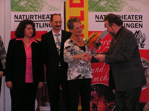 https://www.naturtheater-reutlingen.de/content/igal/k-matinee_091025_4_ehrung_1-CZSIX2-L-28938.jpg