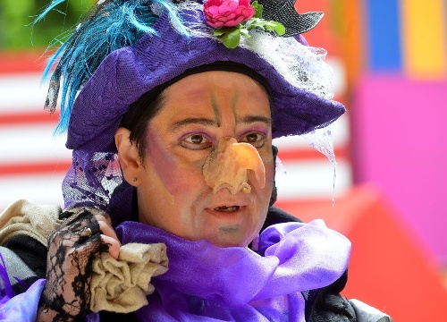 https://www.naturtheater-reutlingen.de/content/igal/k-shrek_foto_niethammer_02-S89Q6Q-L-21585.jpg