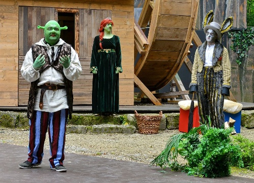 https://www.naturtheater-reutlingen.de/content/igal/k-shrek_foto_niethammer_08-JTK3FR-L-21591.jpg