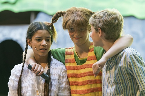 https://www.naturtheater-reutlingen.de/content/igal/k-tkf4057k_2022_ntr_pippi-langstrumpf-9L2ZUJ-L-41587.jpg