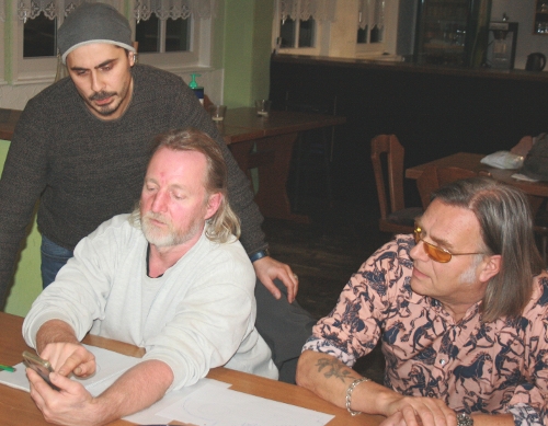Dirk Schneider (Mitte) mit Regisseur Irfan Kars (links) und Michael Gaedt